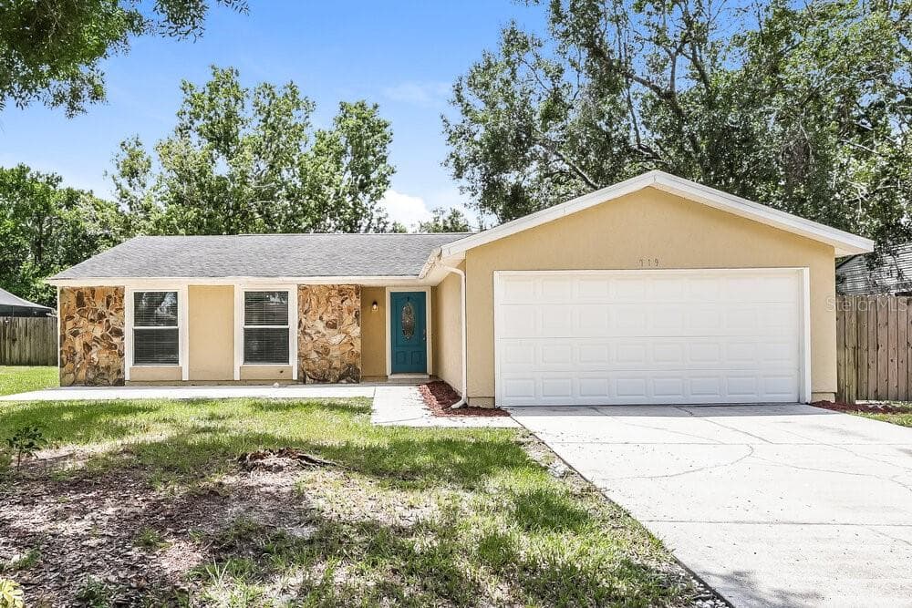 719 HERLONG COURT BRANDON, FL 33511