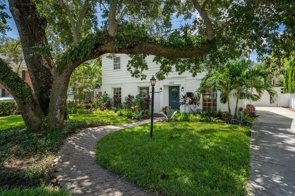4512 S FERNCROFT CIRCLE TAMPA, FL 33629