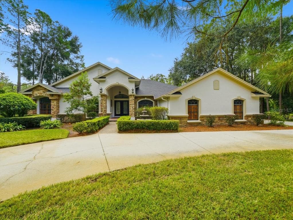 412 PINE BLUFF DRIVE LUTZ, FL 33549