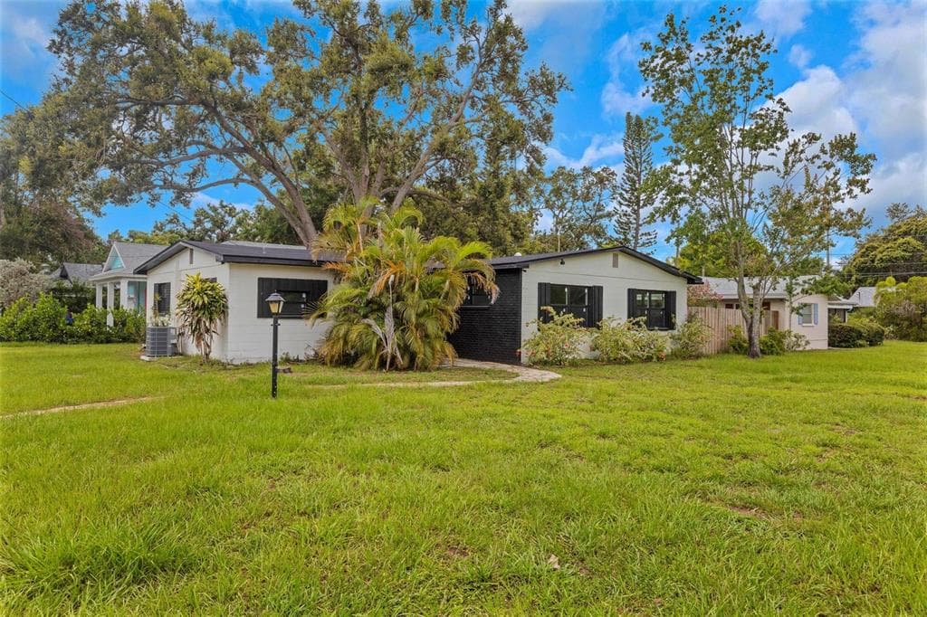 5202 23RD AVENUE GULFPORT, FL 33707