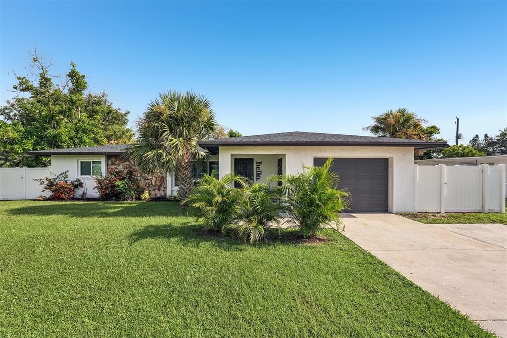 1302 MANGO AVENUE VENICE, FL 34285