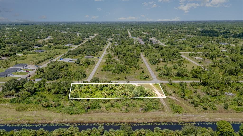 565 NAPLES AVENUE S LEHIGH ACRES, FL 33974