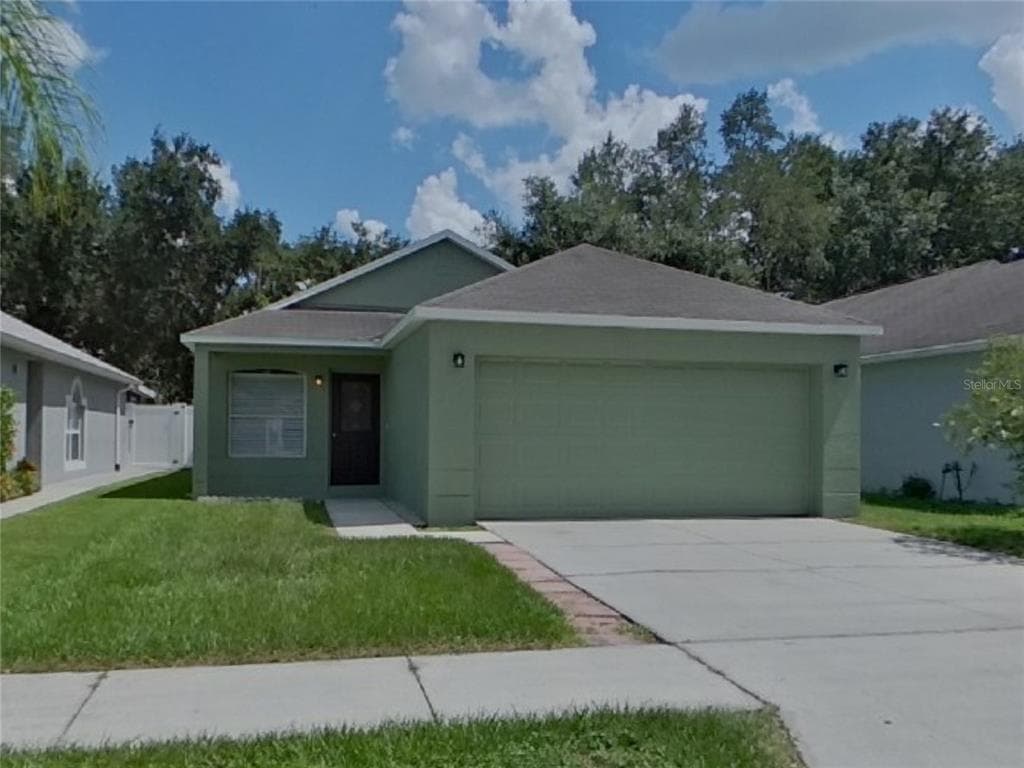 5852 LAKE FRONT DRIVE WESLEY CHAPEL, FL 33545