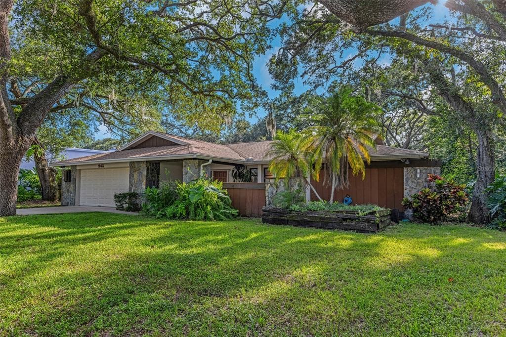943 SPANISH OAKS BOULEVARD PALM HARBOR, FL 34683