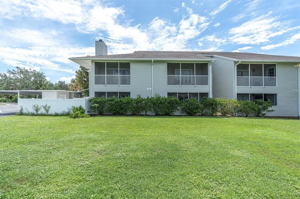 8350 SAVANNAH TRACE CIRCLE UNIT 1605 TAMPA, FL 33615