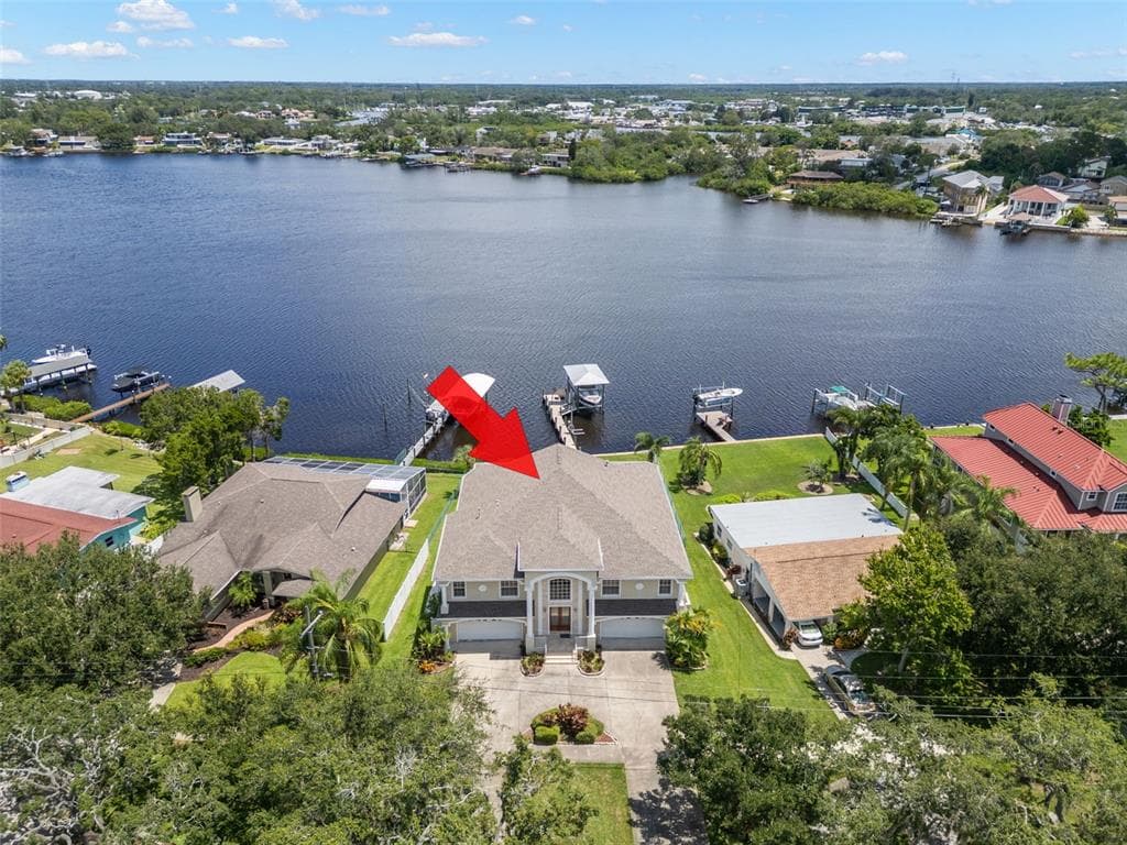636 BAYSHORE DRIVE TARPON SPRINGS, FL 34689
