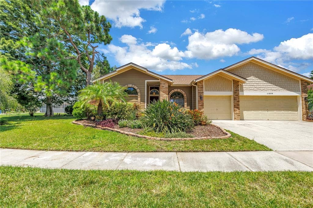 11209 BLOOMINGTON DRIVE