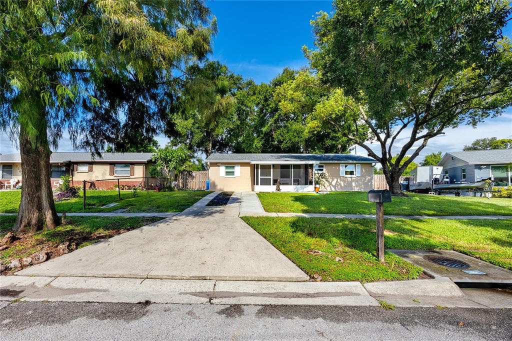 8872 52ND LANE N PINELLAS PARK, FL 33782