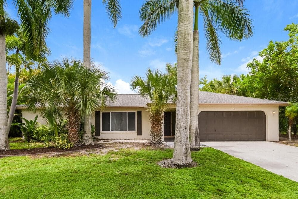 349 BAY MEADOWS DRIVE NAPLES, FL 34113