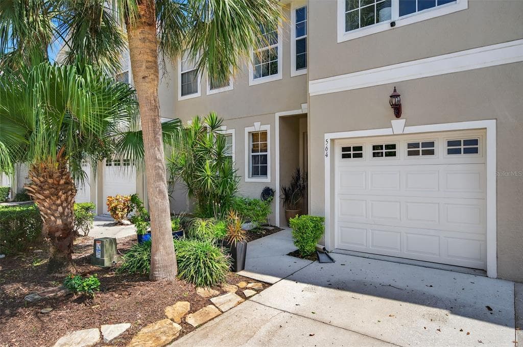 564 BLACK LION DRIVE NE ST PETERSBURG, FL 33716
