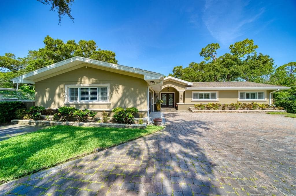 1666 ROBIN HOOD LANE CLEARWATER, FL 33764