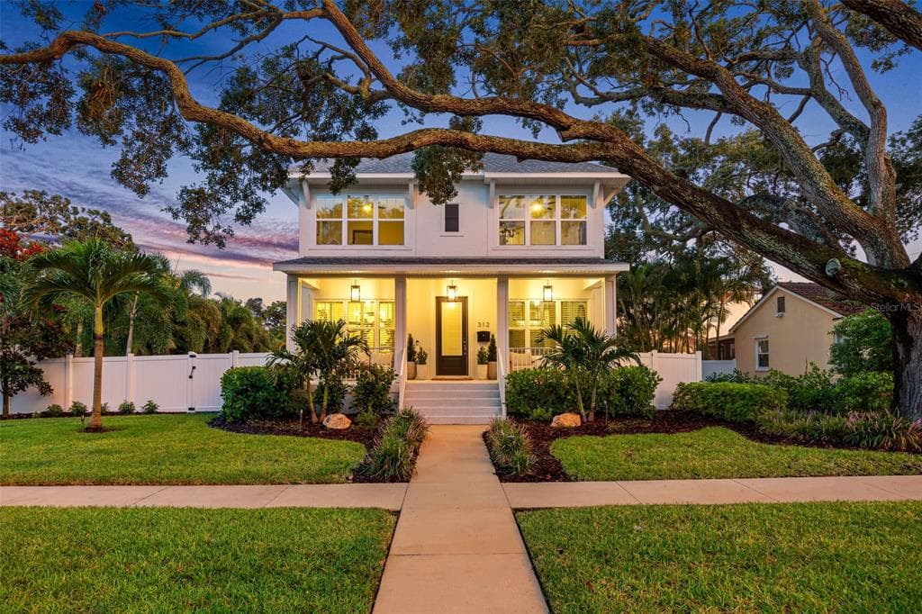 312 35TH AVENUE NE ST PETERSBURG, FL 33704