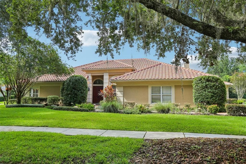 8939 MAGNOLIA CHASE CIRCLE TAMPA, FL 33647