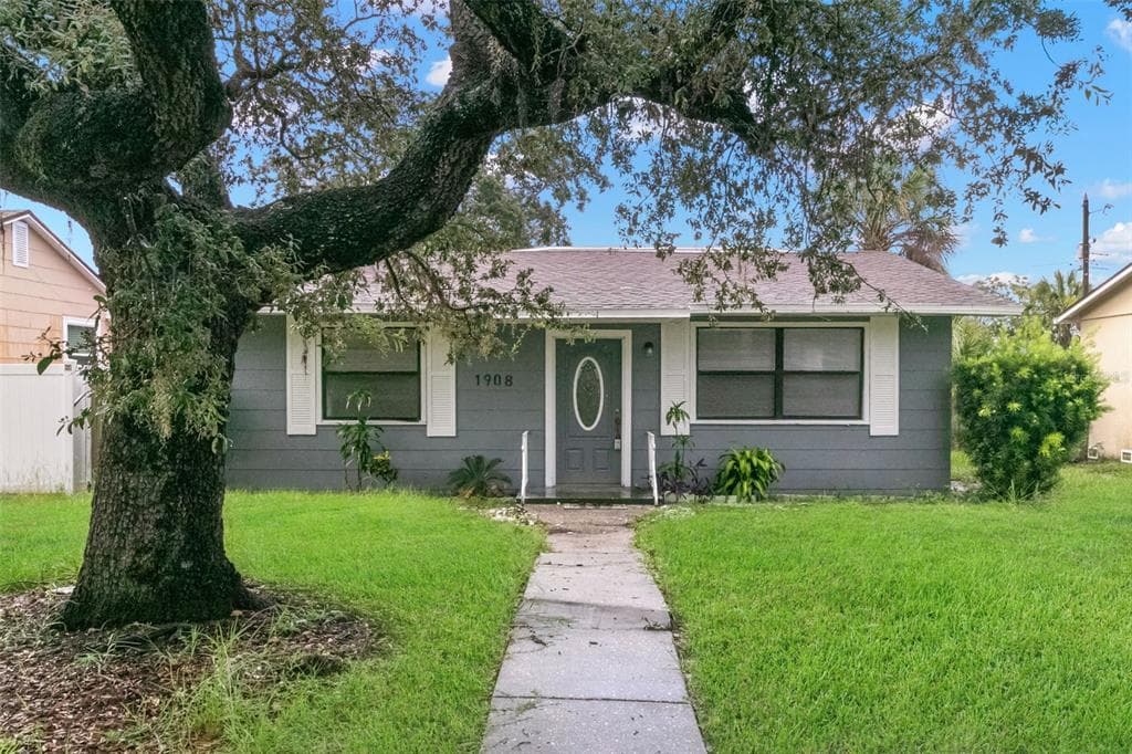 1908 43RD STREET S ST PETERSBURG, FL 33711