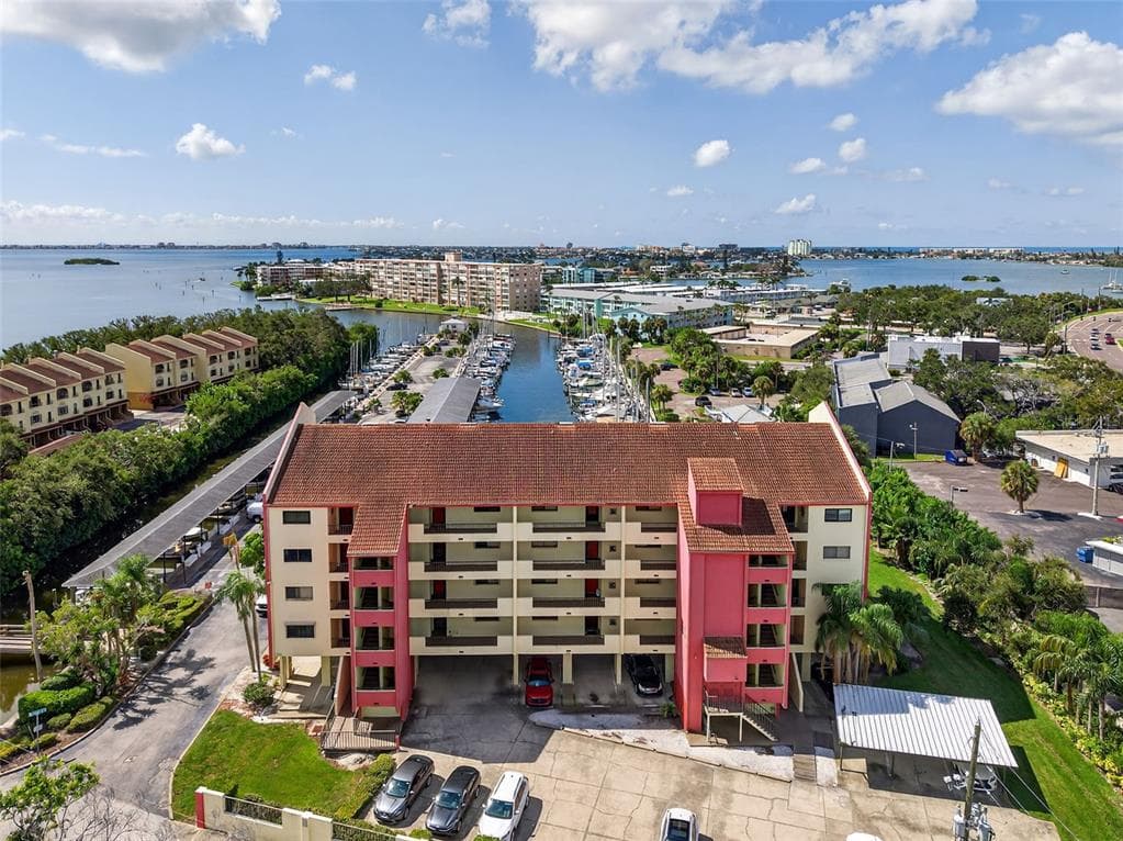 1750 S HARBOR PLACE S UNIT 302 SOUTH PASADENA, FL 33707