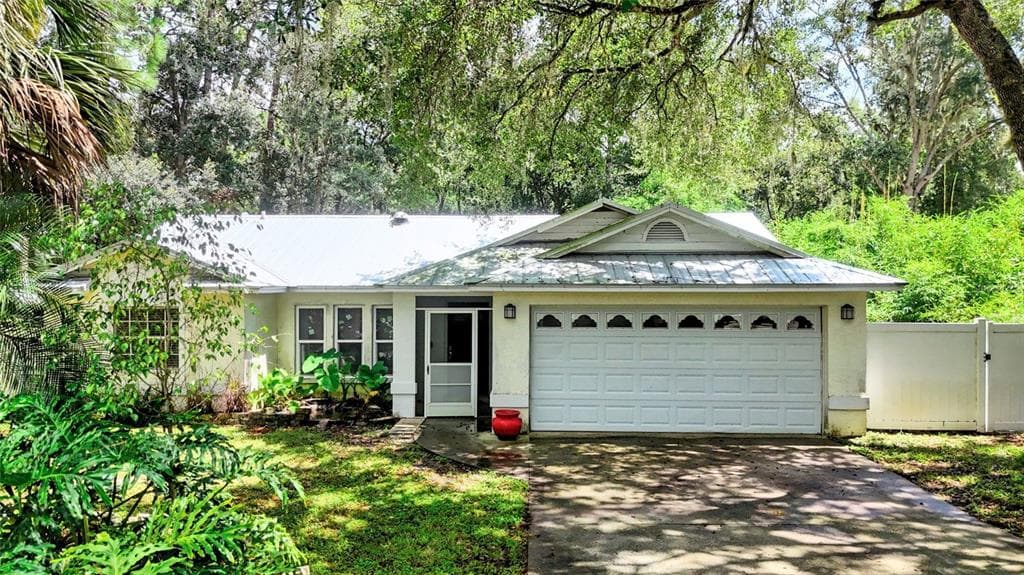 5406 SWALLOW DRIVE LAND O LAKES, FL 34639