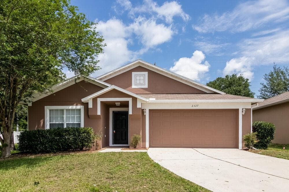 2327 NORWOOD PLACE TAVARES, FL 32778