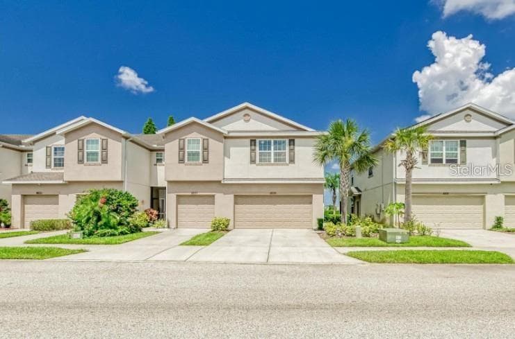 4925 WHITE SANDERLING COURT TAMPA, FL 33619