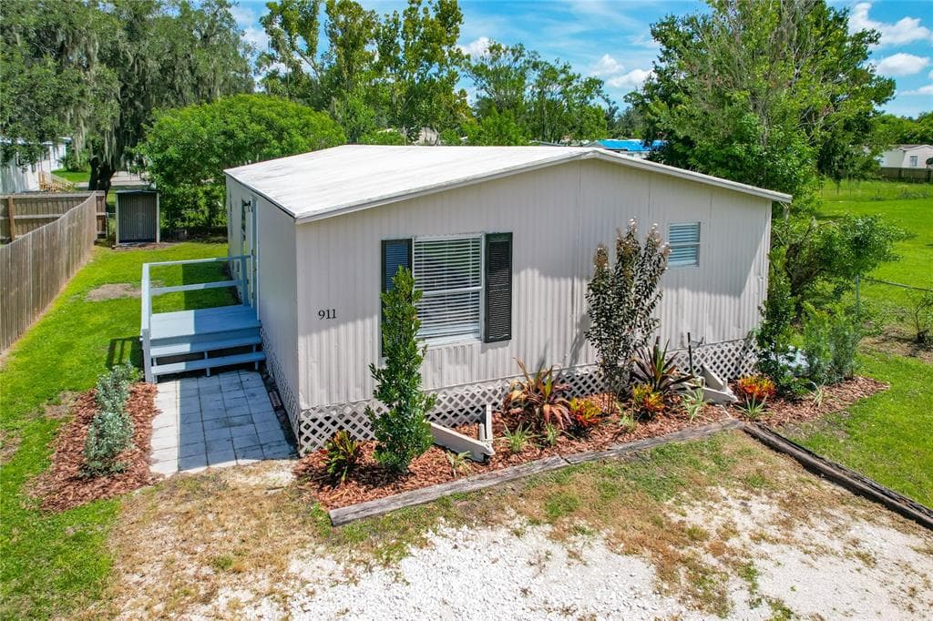 911 NW 7TH STREET MULBERRY, FL 33860