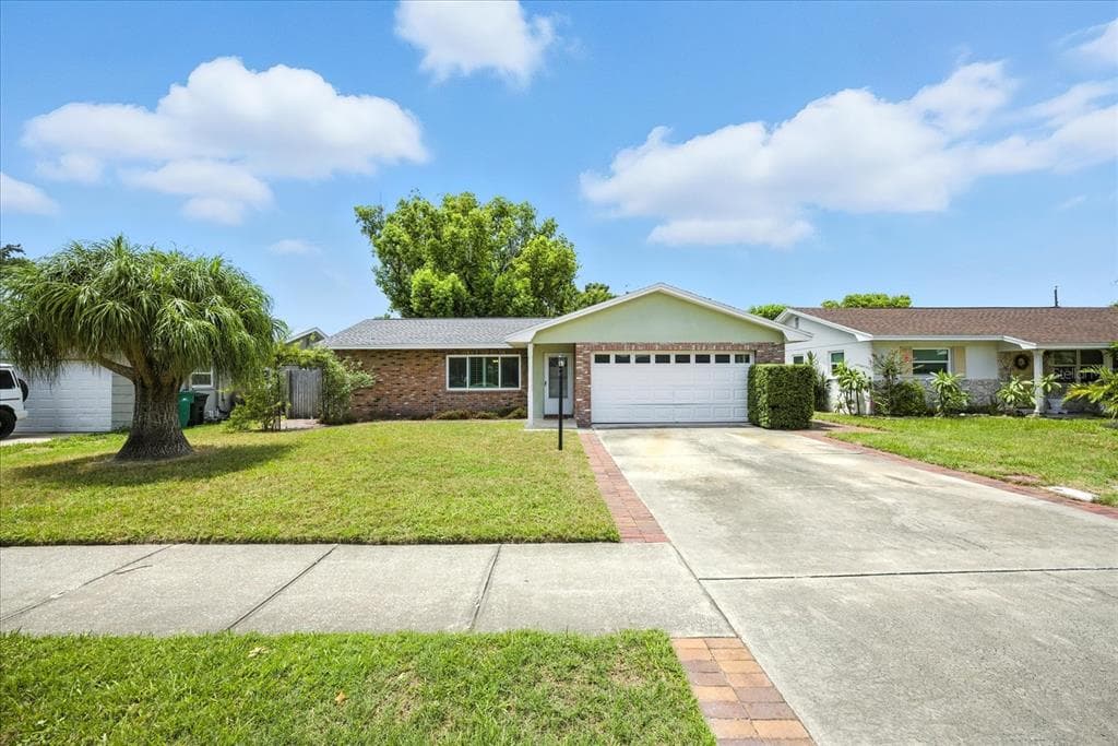 8422 OAKHURST ROAD SEMINOLE, FL 33776