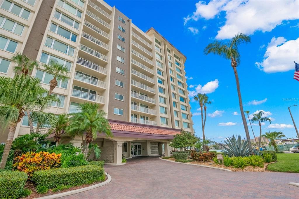 736 ISLAND WAY UNIT 604 CLEARWATER BEACH, FL 33767