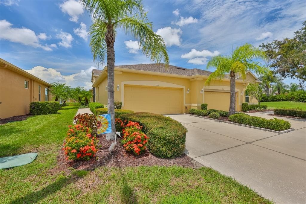 2311 NOTTINGHAM GREENS DRIVE UNIT 0 SUN CITY CENTER, FL 33573