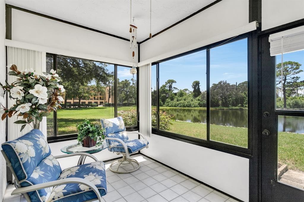 8186 TERRACE GARDEN DRIVE N UNIT 101 ST PETERSBURG, FL 33709