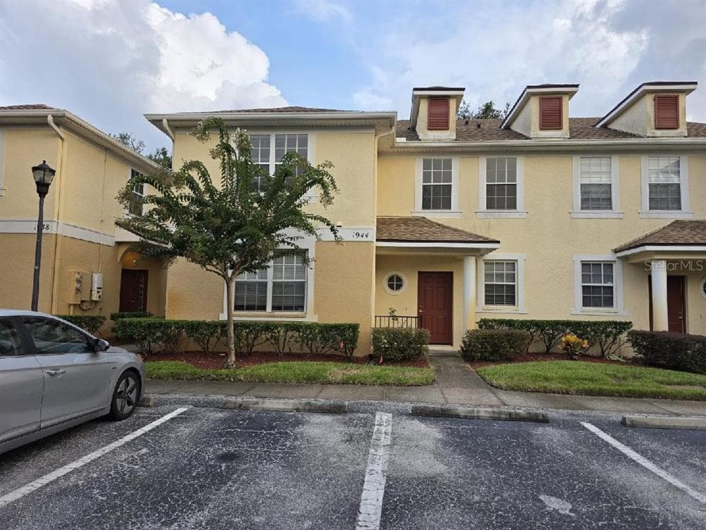 1944 FIESTA RIDGE COURT TAMPA, FL 33604