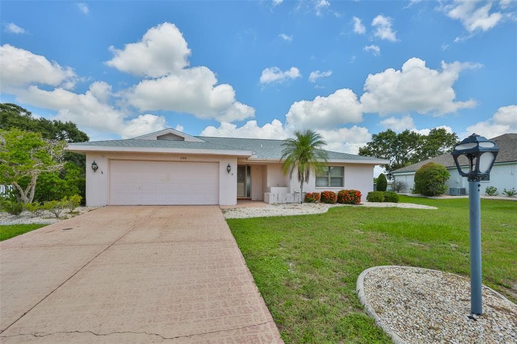 1709 S PEBBLE BEACH BOULEVARD SUN CITY CENTER, FL 33573