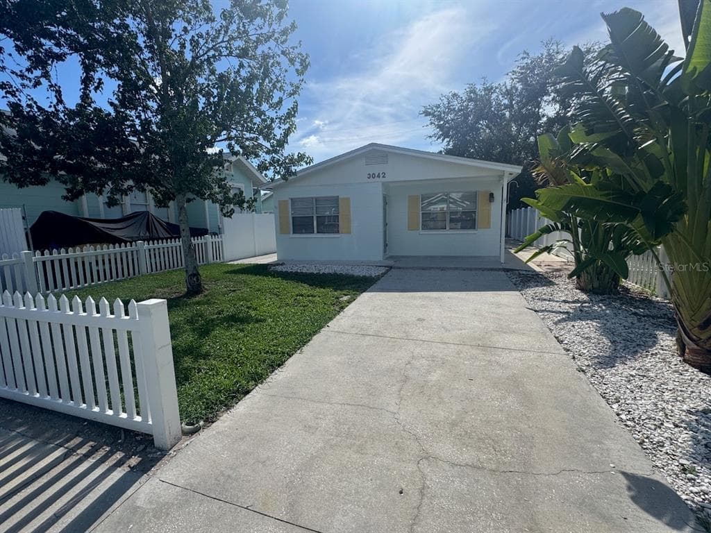 3042 HIGHLAND STREET N ST PETERSBURG, FL 33704