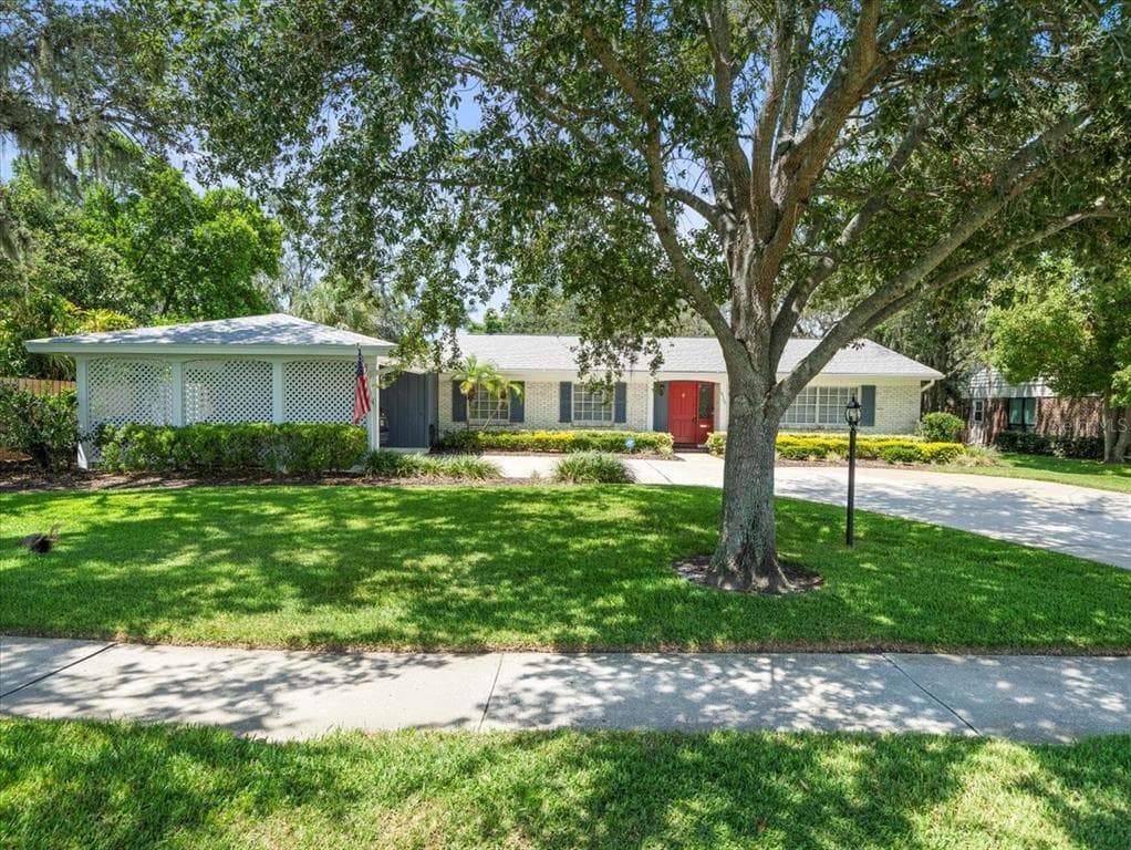 10305 ORANGE GROVE DRIVE TAMPA, FL 33618