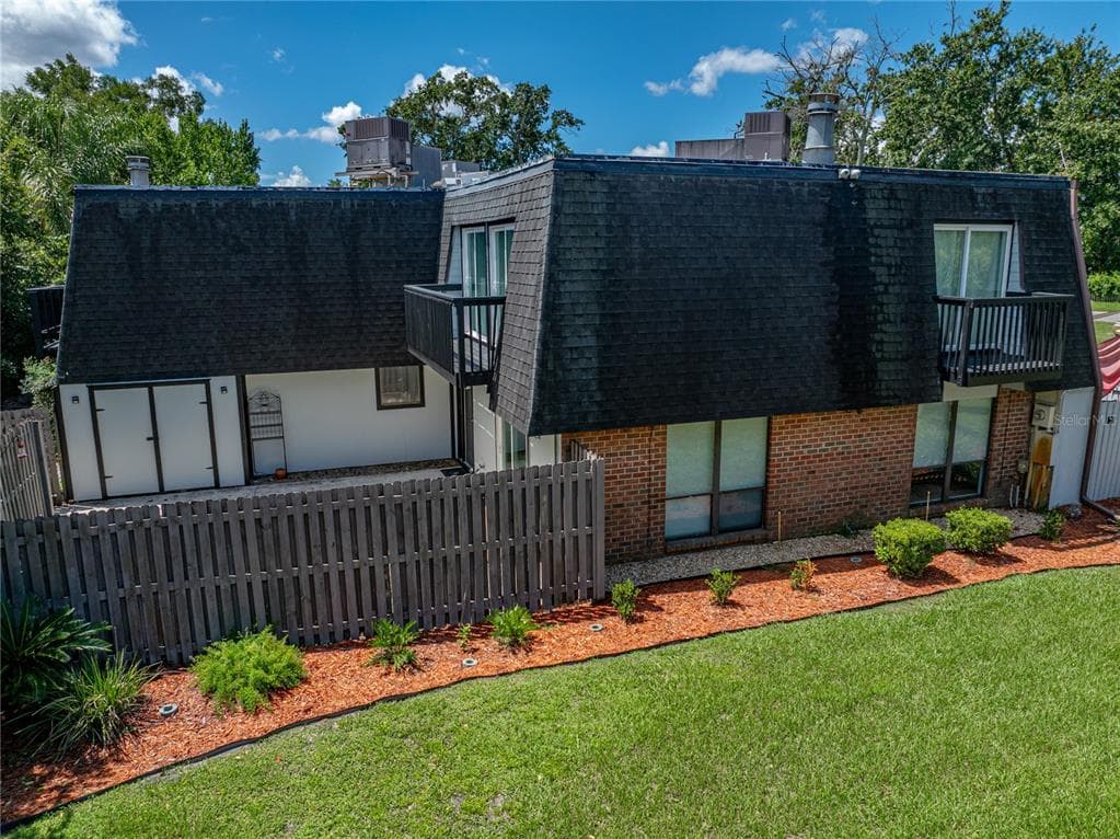 2541 DERBYSHIRE CIRCLE CASSELBERRY, FL 32707