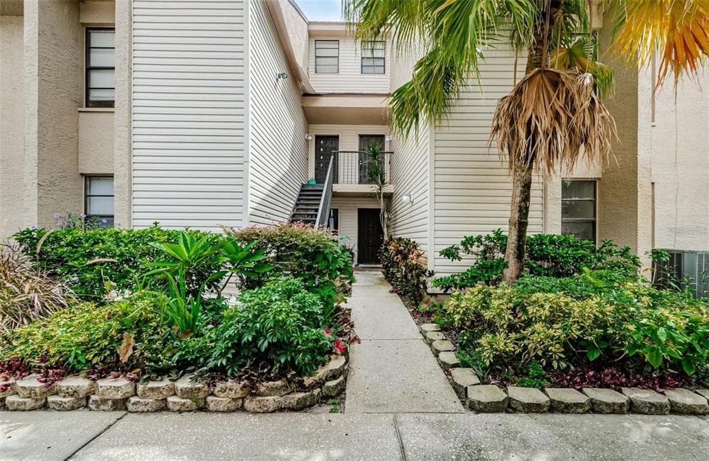 4909 PURITAN CIRCLE UNIT 2202 TAMPA, FL 33617