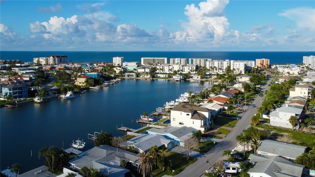 307 173RD AVENUE E NORTH REDINGTON BEACH, FL 33708