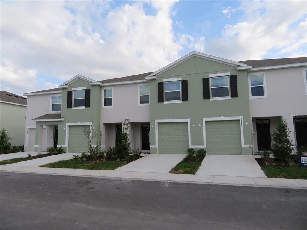 17212 BIGLEAF MAHOGANY LN
