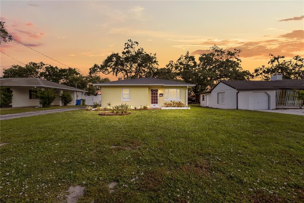 1806 19TH AVENUE W BRADENTON, FL 34205