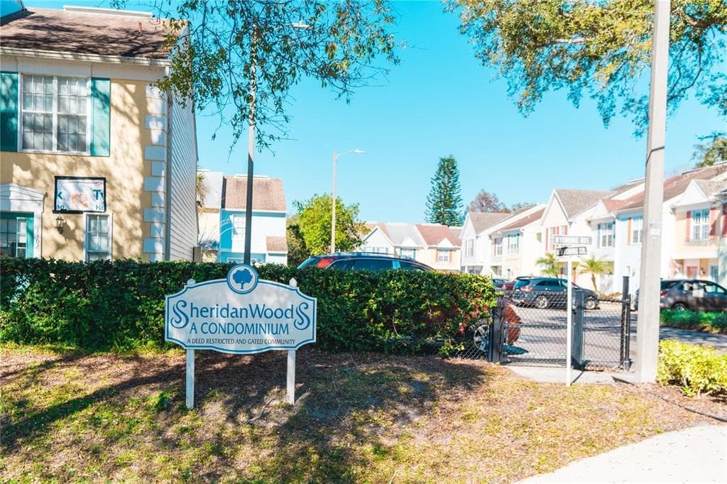 3402 W WYOMING CIRCLE UNIT 3402 TAMPA, FL 33611