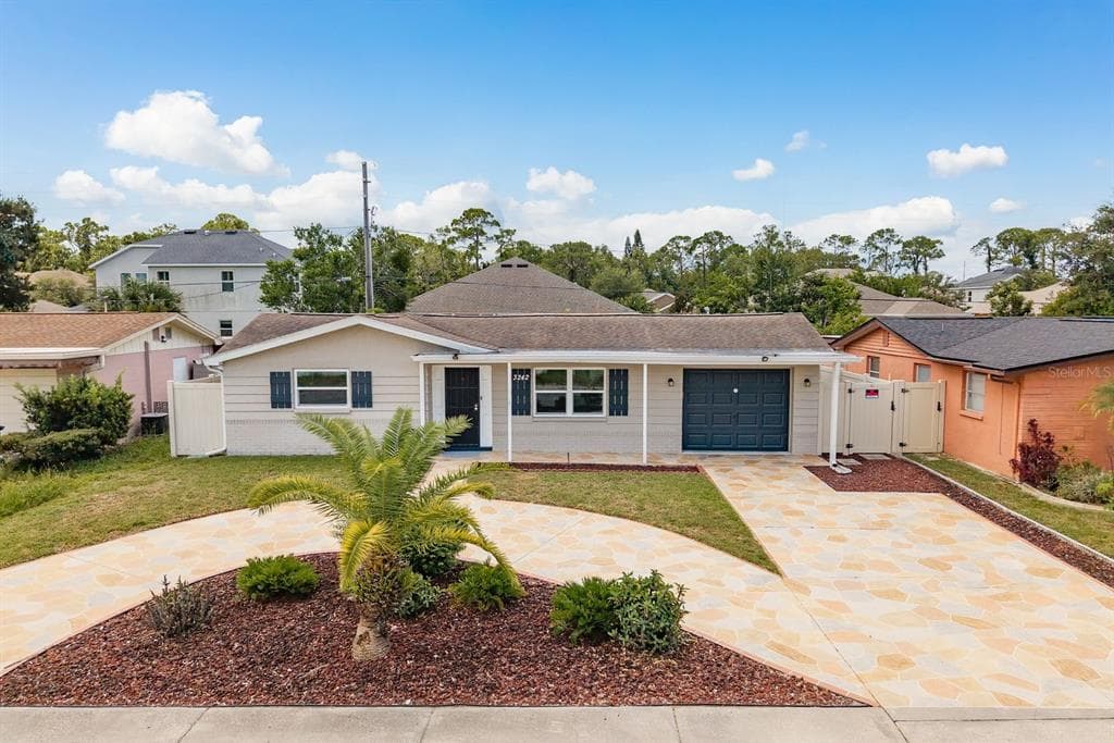 3242 BEACON SQUARE DRIVE HOLIDAY, FL 34691