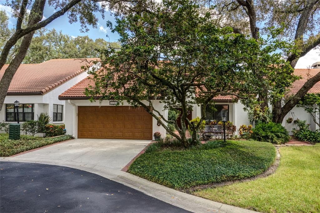 11507 CERCA DEL RIO PLACE TEMPLE TERRACE, FL 33617
