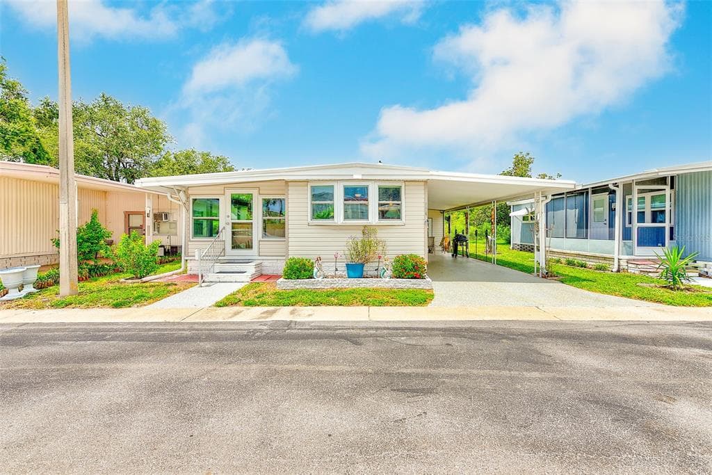 2291 E BAY DRIVE UNIT 124 LARGO, FL 33771