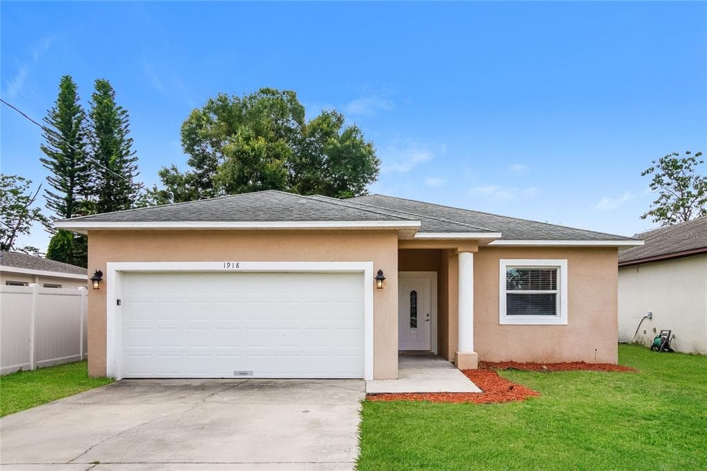 1918 WHITE AVENUE ORLANDO, FL 32806