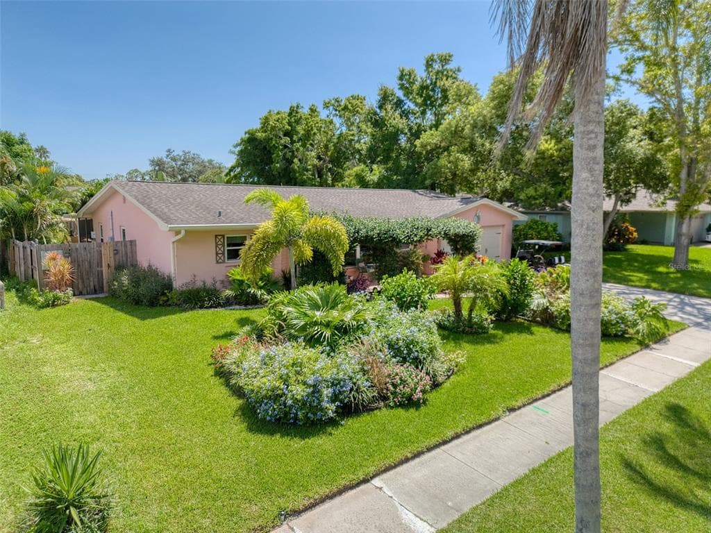 1725 HITCHING POST LANE DUNEDIN, FL 34698