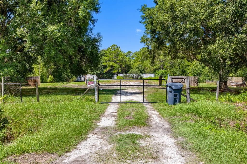 3207 CYPRESS TRAILS DRIVE