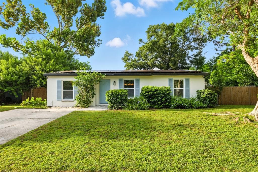 8577 LANTANA DRIVE SEMINOLE, FL 33777
