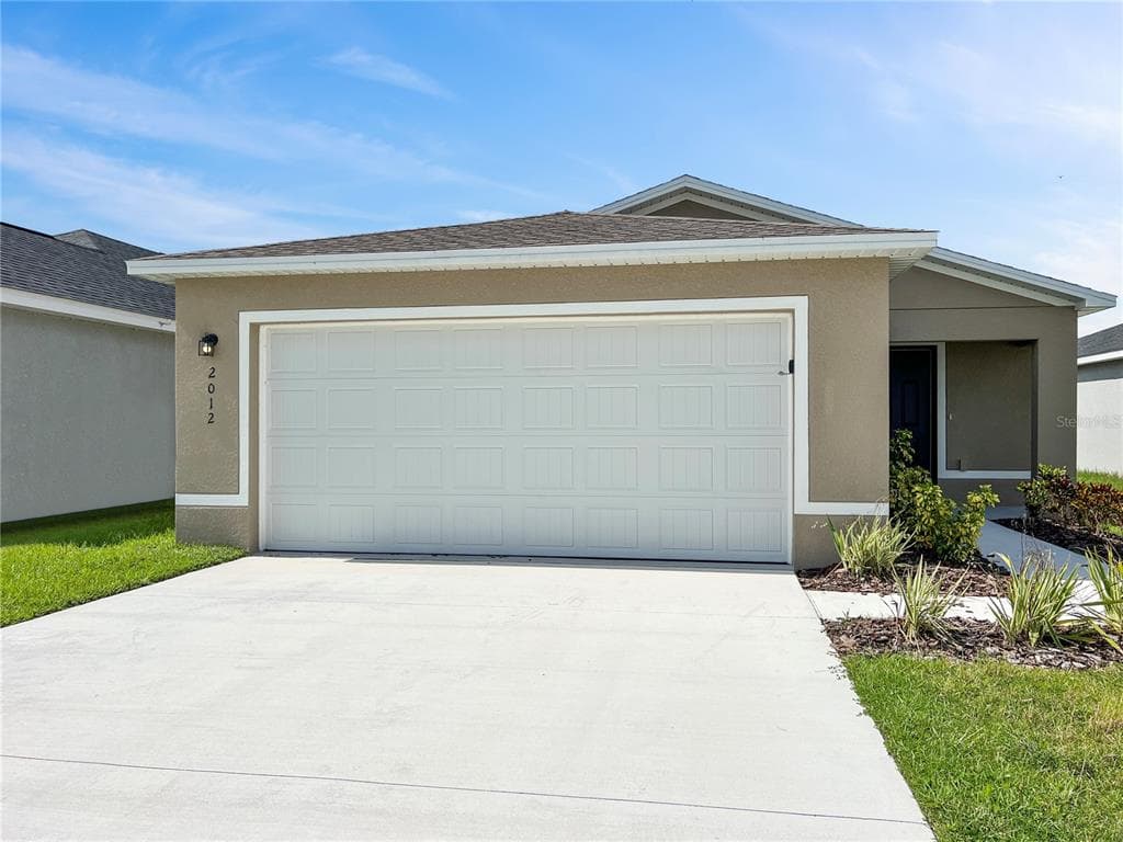 2012 GOLDEN BEAK DRIVE EAGLE LAKE, FL 33839