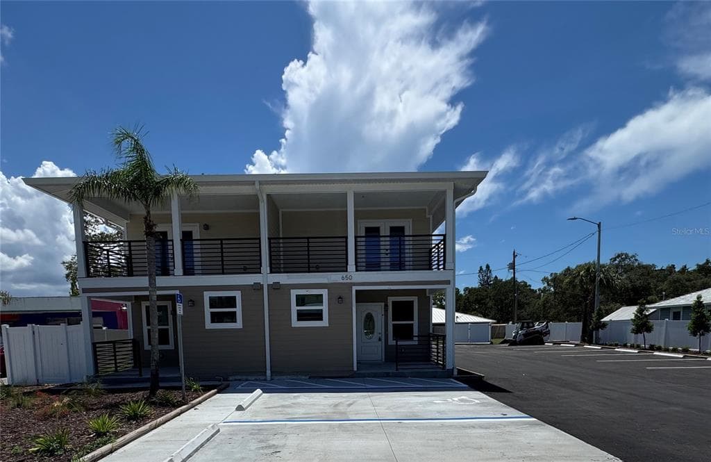 650 E TARPON AVENUE UNIT A2 TARPON SPRINGS, FL 34689