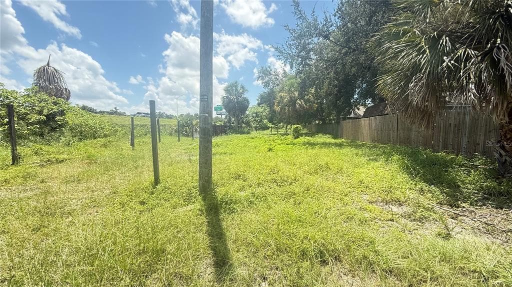 407 E SEWARD STREET TAMPA, FL 33604