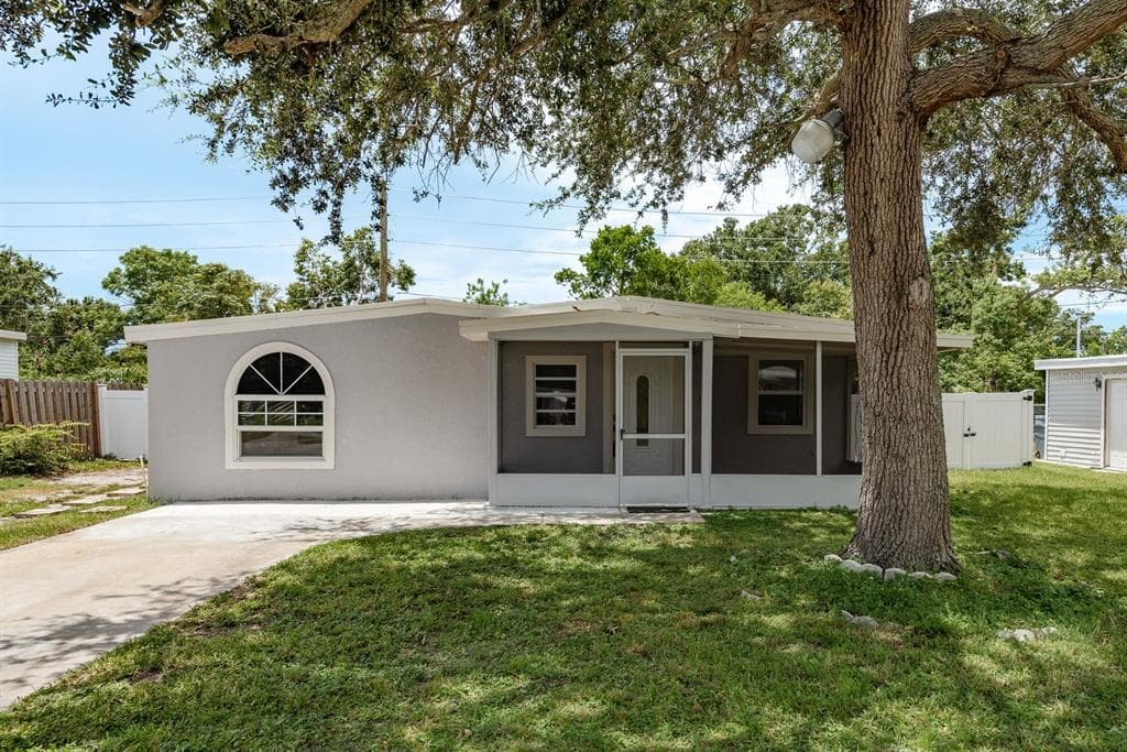 130 MELODY LANE LARGO, FL 33771