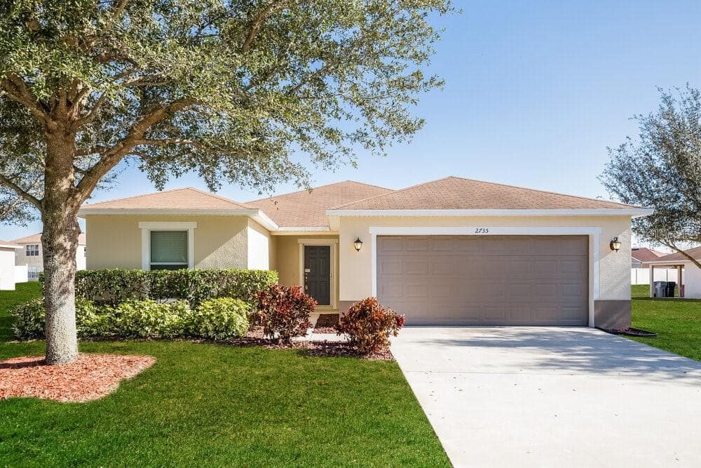 2735 BREEZY MEADOW ROAD APOPKA, FL 32712