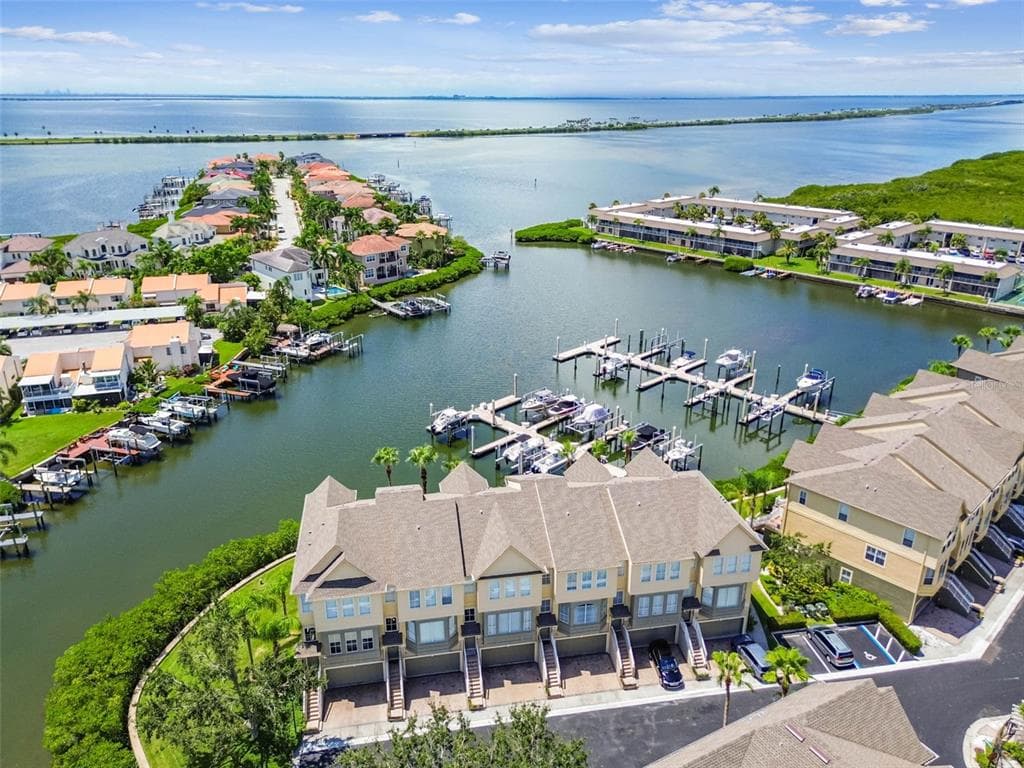 8708 NAUTICAL VIEW COURT TAMPA, FL 33615